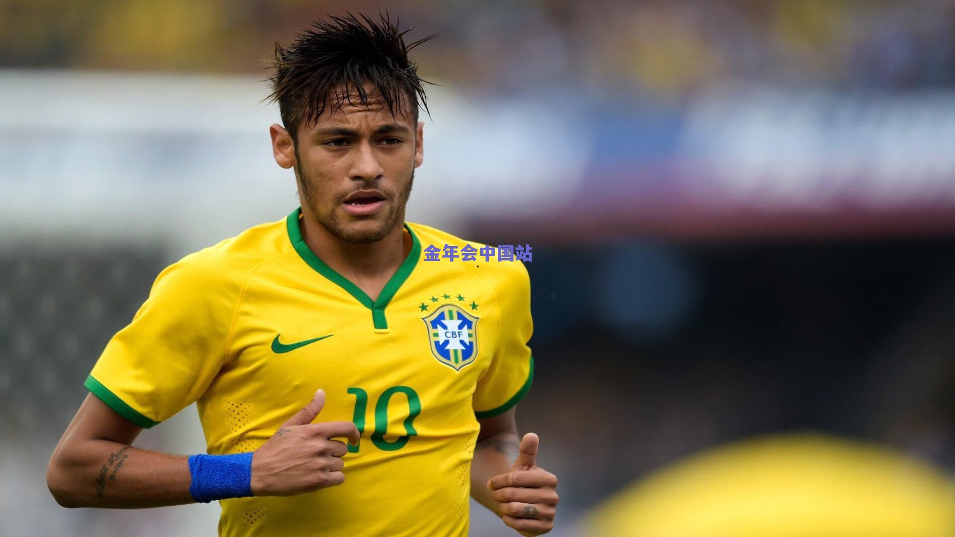 武磊关键破门引爆激情，当地解说员忘情怒吼点燃深夜赛场